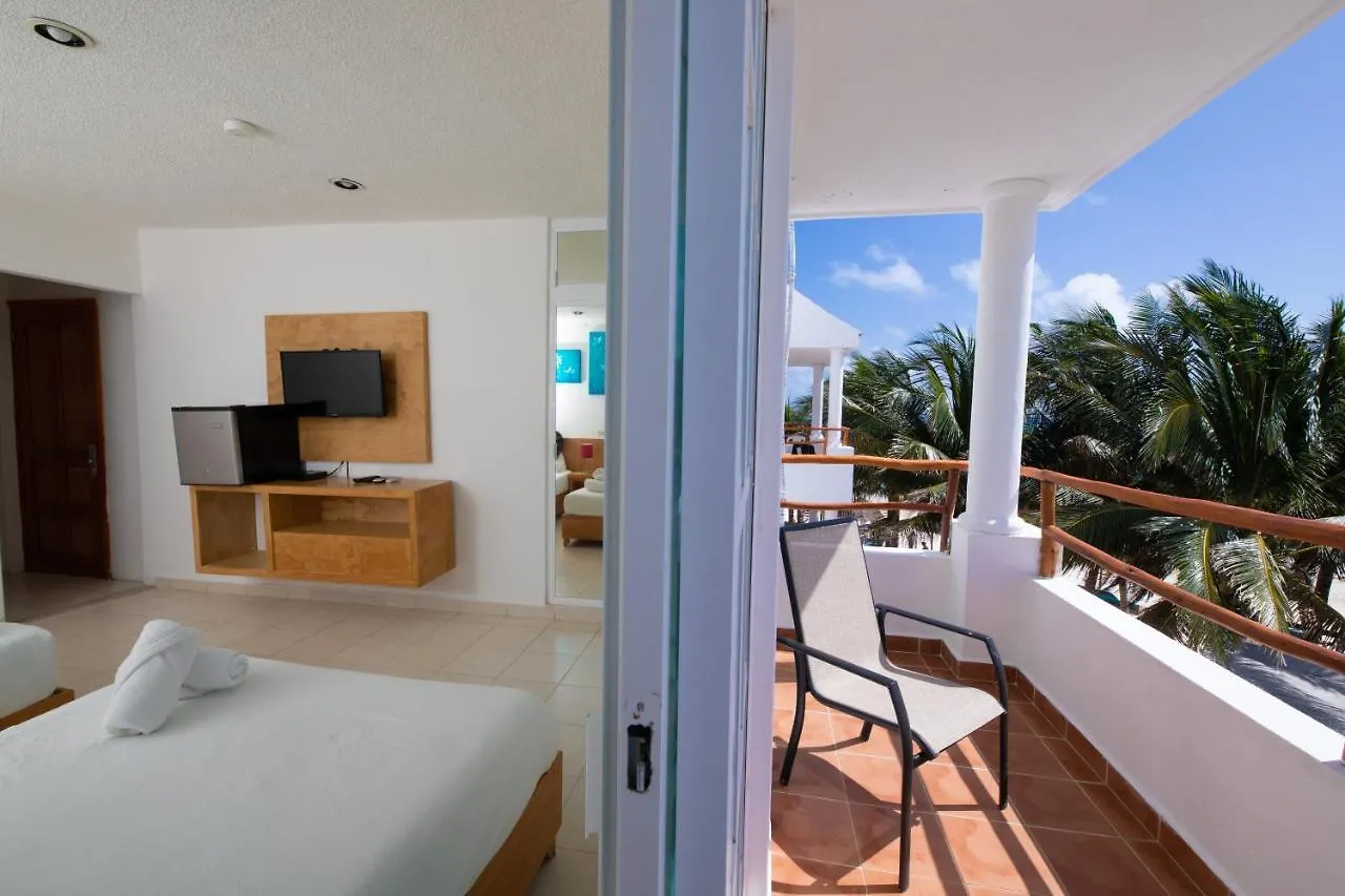 Hotel & Beach Club Ojo De Agua プエルト・モレロス 3*,